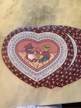 Town & Country Living Sweet Friends Heart Vinyl Placemats Set of 4 Wipe Clean